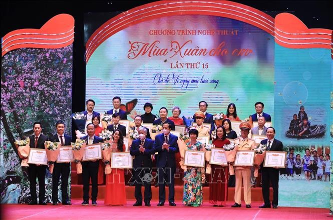 vna-potal-chuong-trinh-nghe-thuat-mua-xuan-cho-em-lan-thu-15-nam-2022-stand-1641900166.jpeg