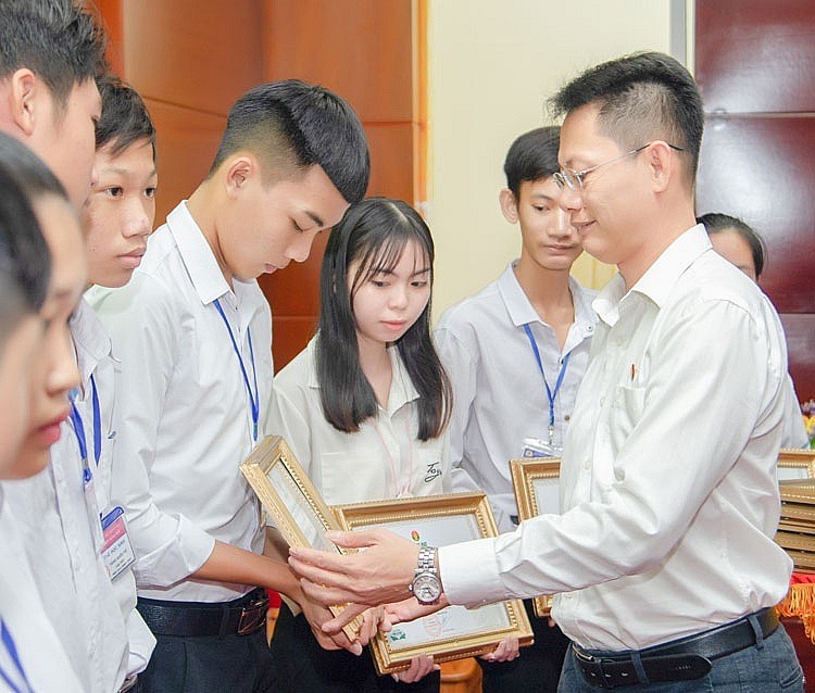 Có những suất học bổng Đạm Cà Mau thật đặc biệt