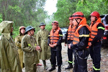 Thừa Thiên Huế: Tập trung khắc phục hậu quả mưa lũ, không để người dân thiếu đói