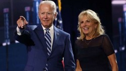 Bà Jill Biden thu hút với 'gu' thời trang thanh lịch