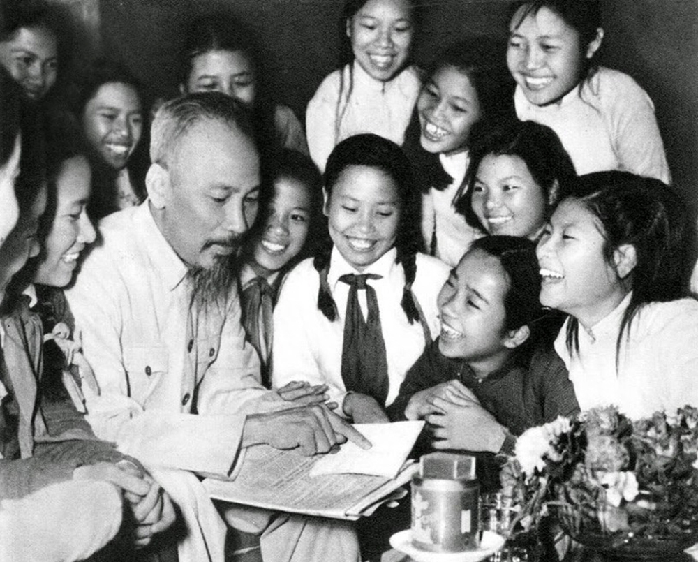 Người cho em tất cả là Bác Hồ Chí Minh 1 1 copy 6