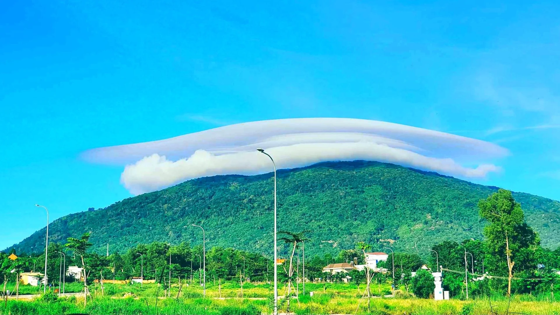 Sau ngày 15/9, đây sẽ là tỉnh "chiếm" 2/3 ngọn núi cao nhất Đông Nam bộ, có một ngọn núi đang "hot nhất", người ta đang lên xem 1 337