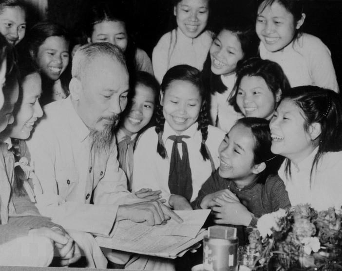 Hồ Chí Minh – Biểu tượng siêu việt của cách mạng và nhân loại 1 452