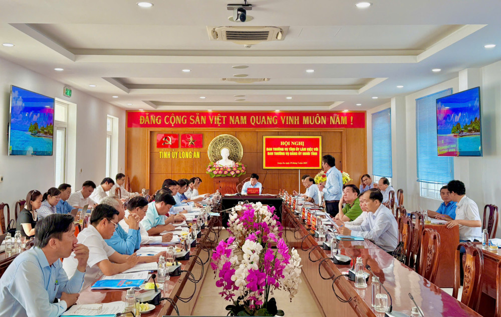 Ban Thường vụ Tỉnh ủy Long An làm việc với Ban Thường vụ Đảng ủy UBND tỉnh 1 472
