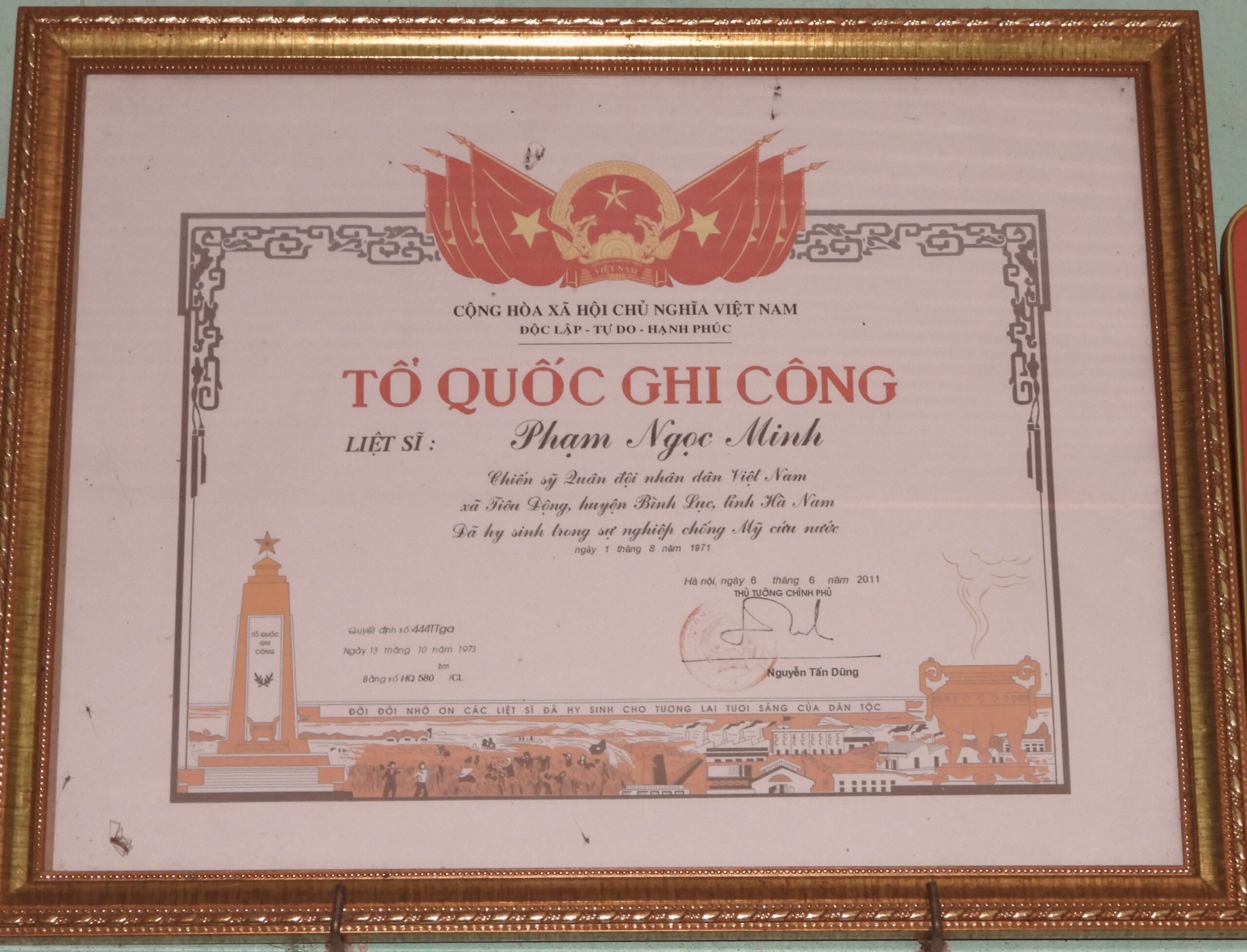 Cụ bà 80 tuổi ở Hà Nam được Trung ương Hội Người cao tuổi khen thưởng: Một đời gánh chè, giữ đạo, nuôi ba con thành người 4 Bằng khen cụ ông Phạm Ngọc Minh - Ảnh:Bảo Ngọc
