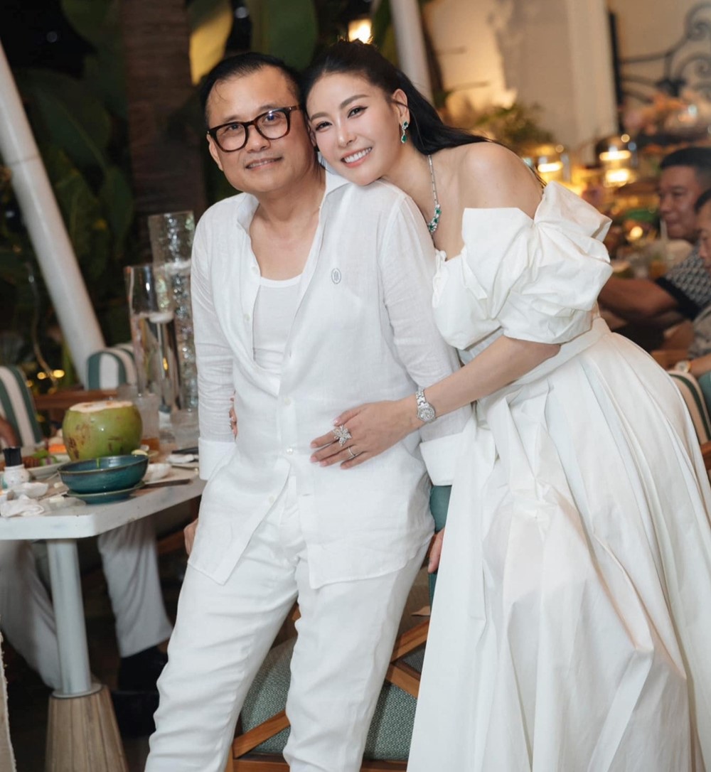 'Hoa hậu giàu nhất Việt Nam' sinh ra trong gia tộc hiển hách, ông nội là Đại tá, Thứ trưởng Bộ Ngoại giao đầu tiên, góp mặt tại Hội nghị Giơnevơ 4 IMG 4424