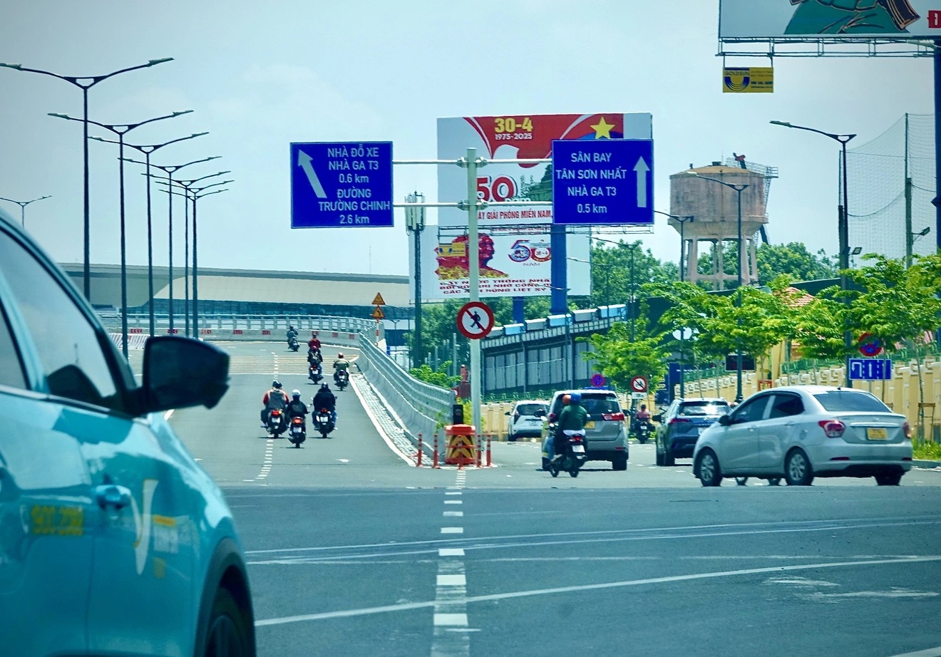Nhà ga T3 Tân Sơn Nhất: Khách đi nhầm như 'cơm bữa', lòng vòng tìm chỗ gửi ô tô, xe máy 3 IMG 4710