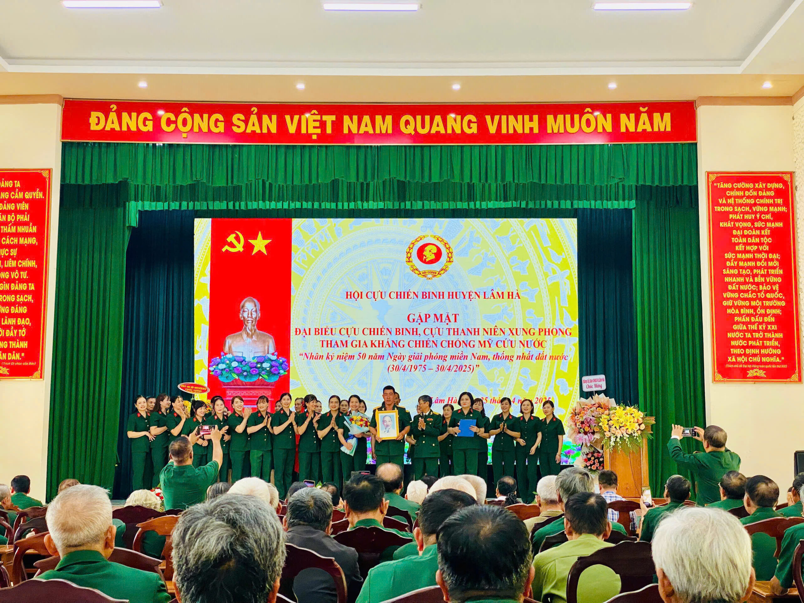 Lâm Đồng: Hội Cựu Chiến binh xã Tân Hà phát huy vai trò gương mẫu, chung sức xây dựng quê hương 1 z6615962167323 9a1538cb2058d1ebb73a950f1722ec16 scaled