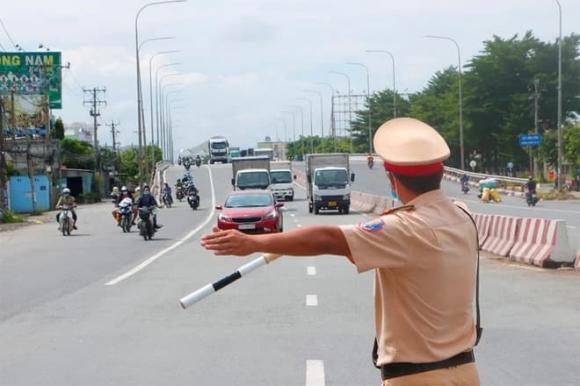 Kể từ bây giờ: Người dân phải dừng xe để CSGT kiểm tra trong 4 trường hợp này, dù không vi phạm giao thông 1 IMG 6111