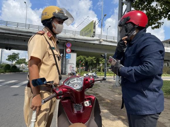 Kể từ bây giờ: Thủ tục sang tên xe máy không cần chủ cũ rất đơn giản, chỉ tốn 100 nghìn đồng 1 IMG 6117