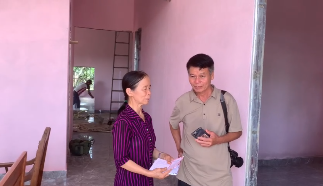 Lâm Đồng và Long An trao tặng sổ tiết kiệm và 40 suất học bổng cho học sinh hiếu học 3 dfghdfthujgtmjkghjumkghkm