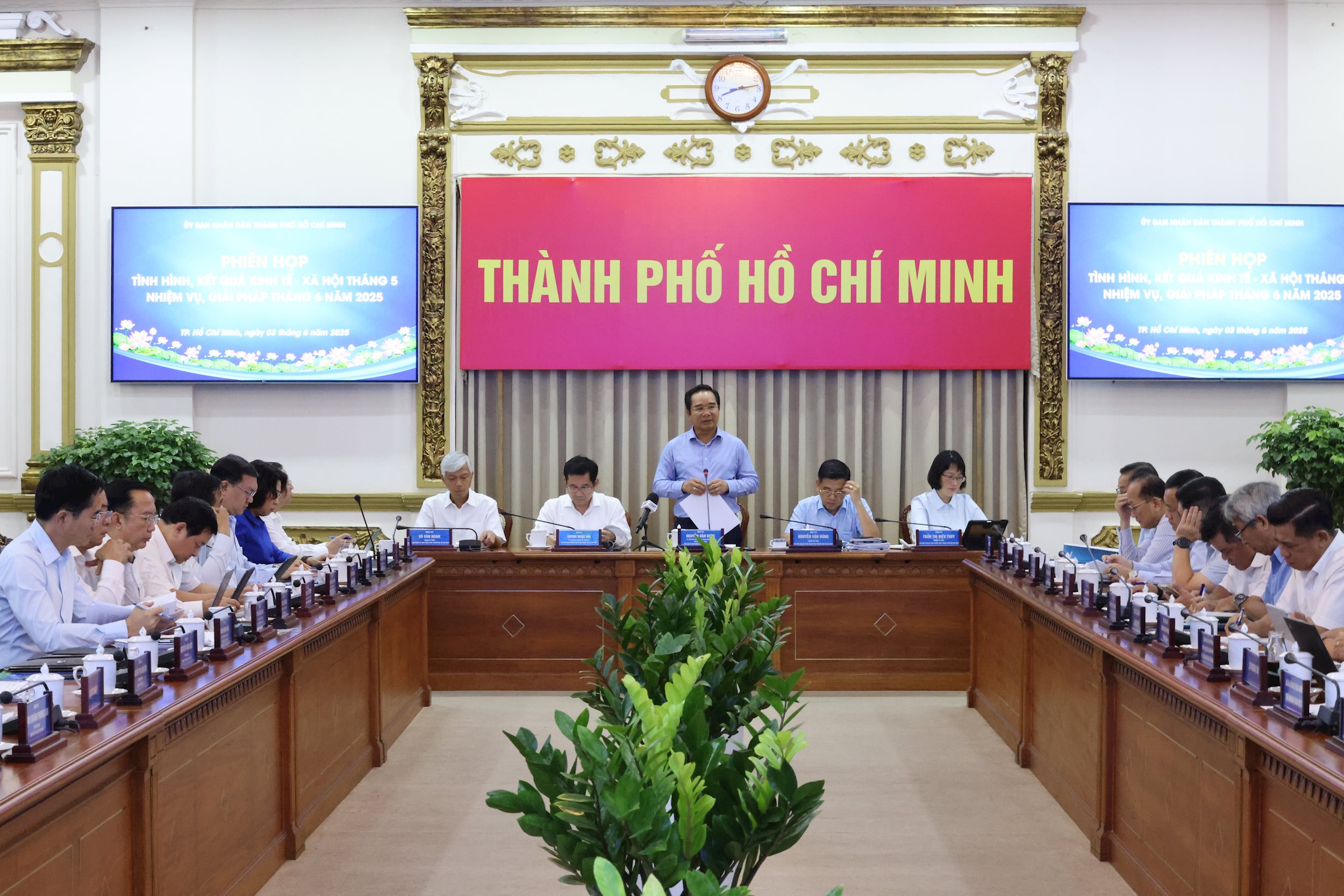 TP.HCM: Kinh tế, xã hội 5 tháng đầu năm 2025 tiếp tục đà tăng trưởng tích cực 1 files.ttbc hcm.gov .vn 2025 06 03 0j2a5163