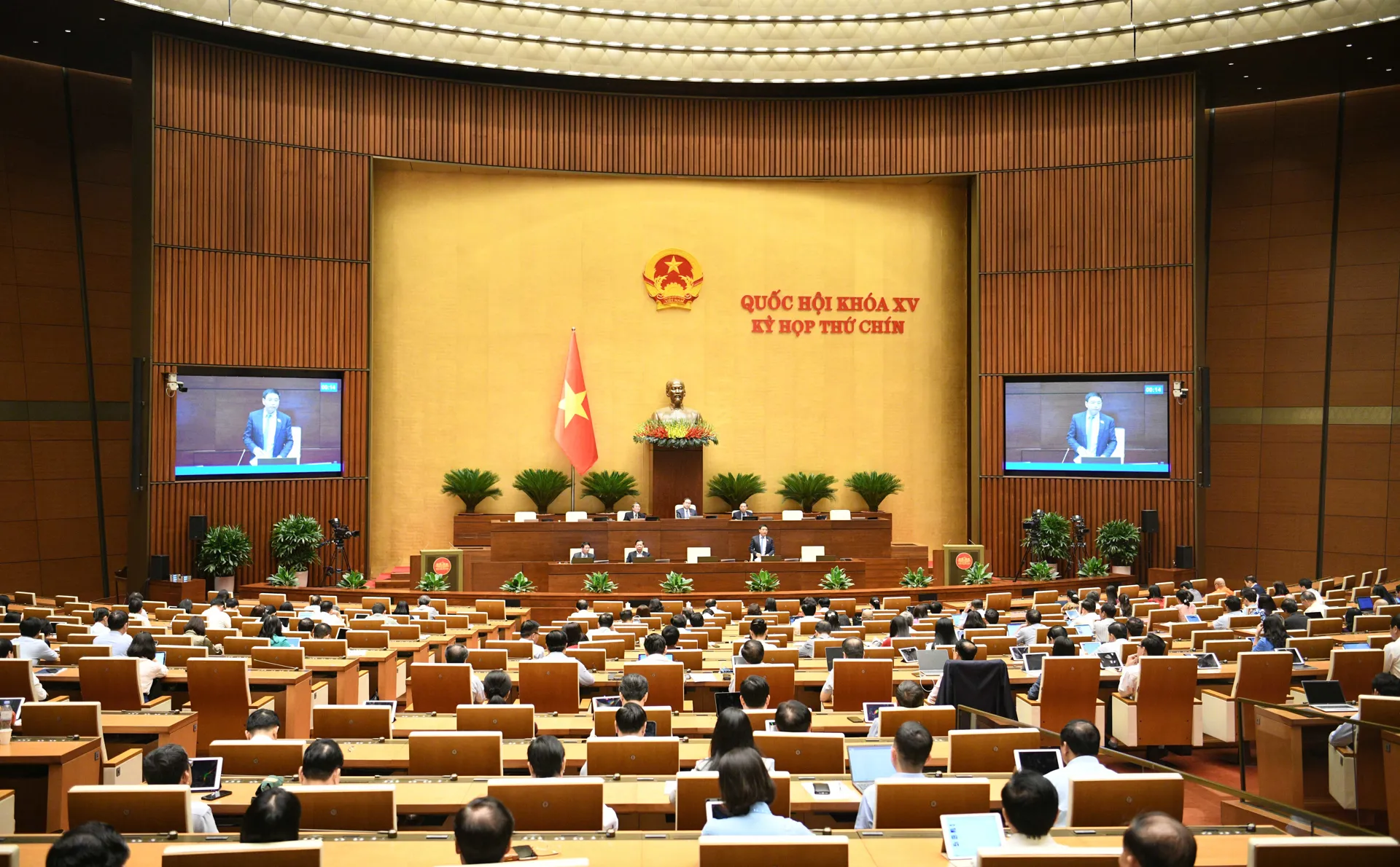 Hôm nay, Quốc hội bắt đầu đợt 2 Kỳ họp thứ 9, xem xét đề án sáp nhập đơn vị hành chính cấp tỉnh 1 quang canh phien hop sang 26 5 4 1749549770