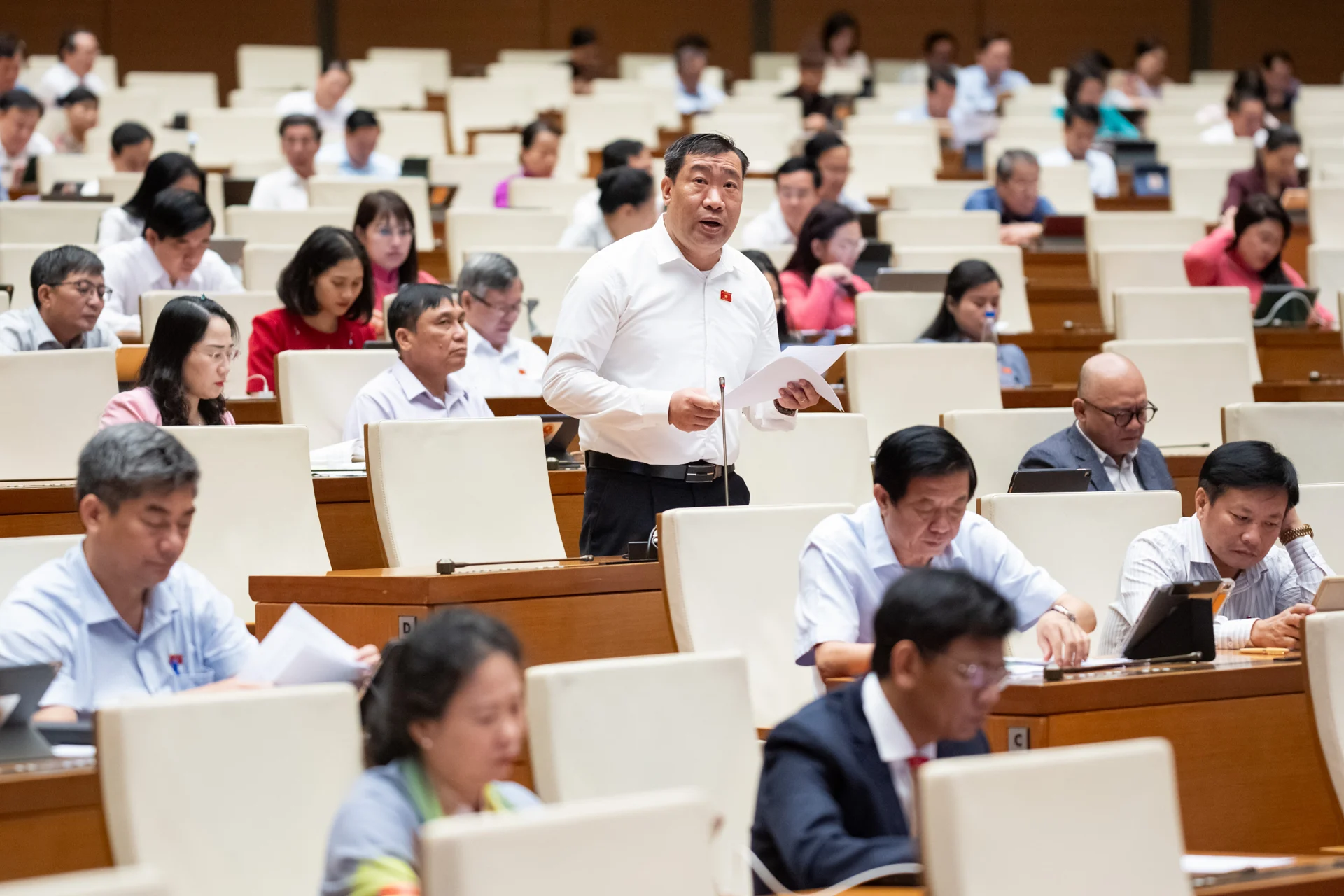 ĐBQH Phạm Văn Hòa: Đội tuần tra đặc biệt là dân quân tự vệ mà bắt người khẩn cấp thì không hay, phải có quân đội hoặc công an 2 thach phuoc binh 266 2112