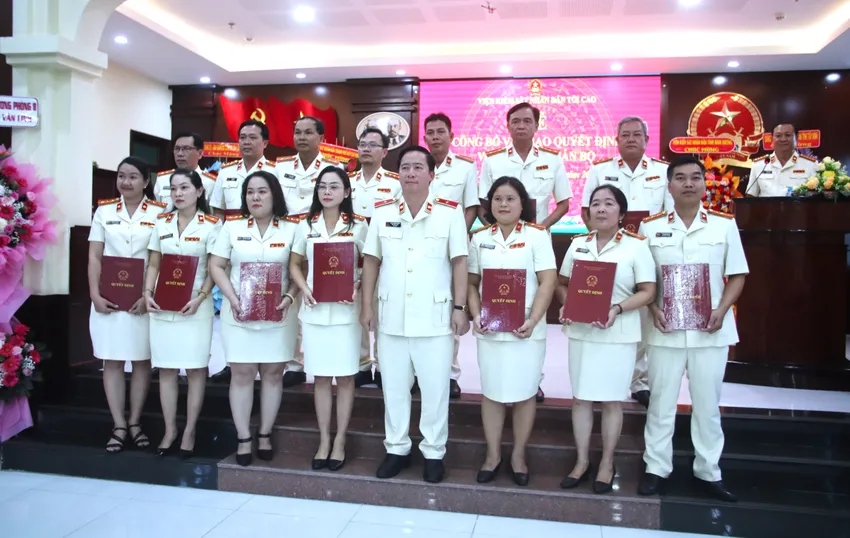 Công bố lãnh đạo VKSND tỉnh Tây Ninh mới và 12 Viện trưởng VKSND khu vực 4 vksnd tinh tay ninh moi 4 3911 7511.jpg
