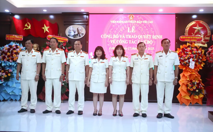 Công bố lãnh đạo VKSND tỉnh Tây Ninh mới và 12 Viện trưởng VKSND khu vực 2 vksnd tinh tay ninh moi 819 9522.jpg