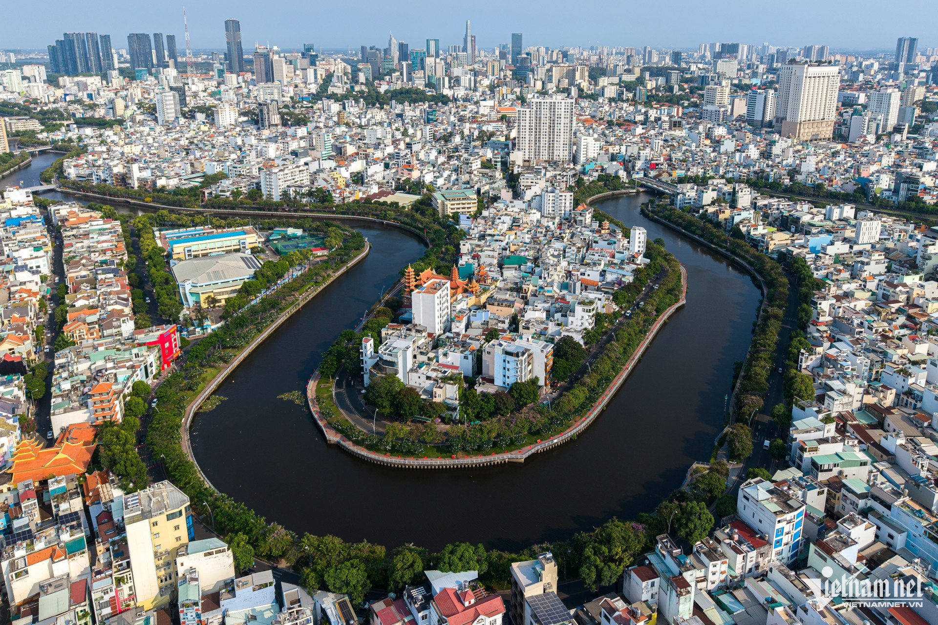 Quốc hội bàn về 'quyết định lịch sử' sáp nhập tỉnh, thành 2 w tphcm nguyen hue 20 106415
