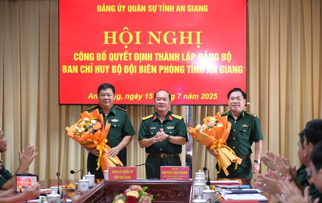 1 Thiếu tướng, 1 Chuẩn Đô đốc, 6 Đại tá quân đội nhận nhiệm vụ mới 1 Boi Doi Bien Phong A