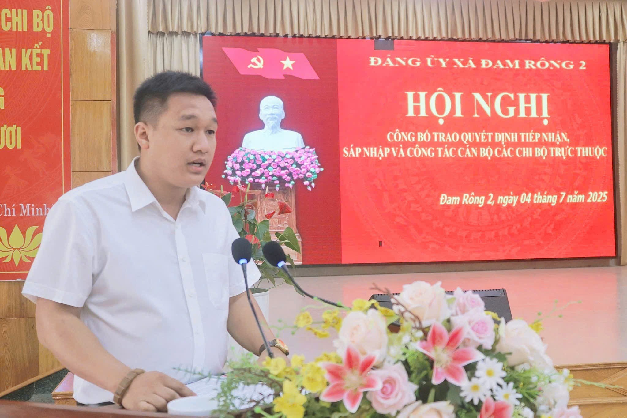 Bông hoa đẹp giữa núi rừng Đam Rông hai 2 SCZXDCVZXCVZXCFV