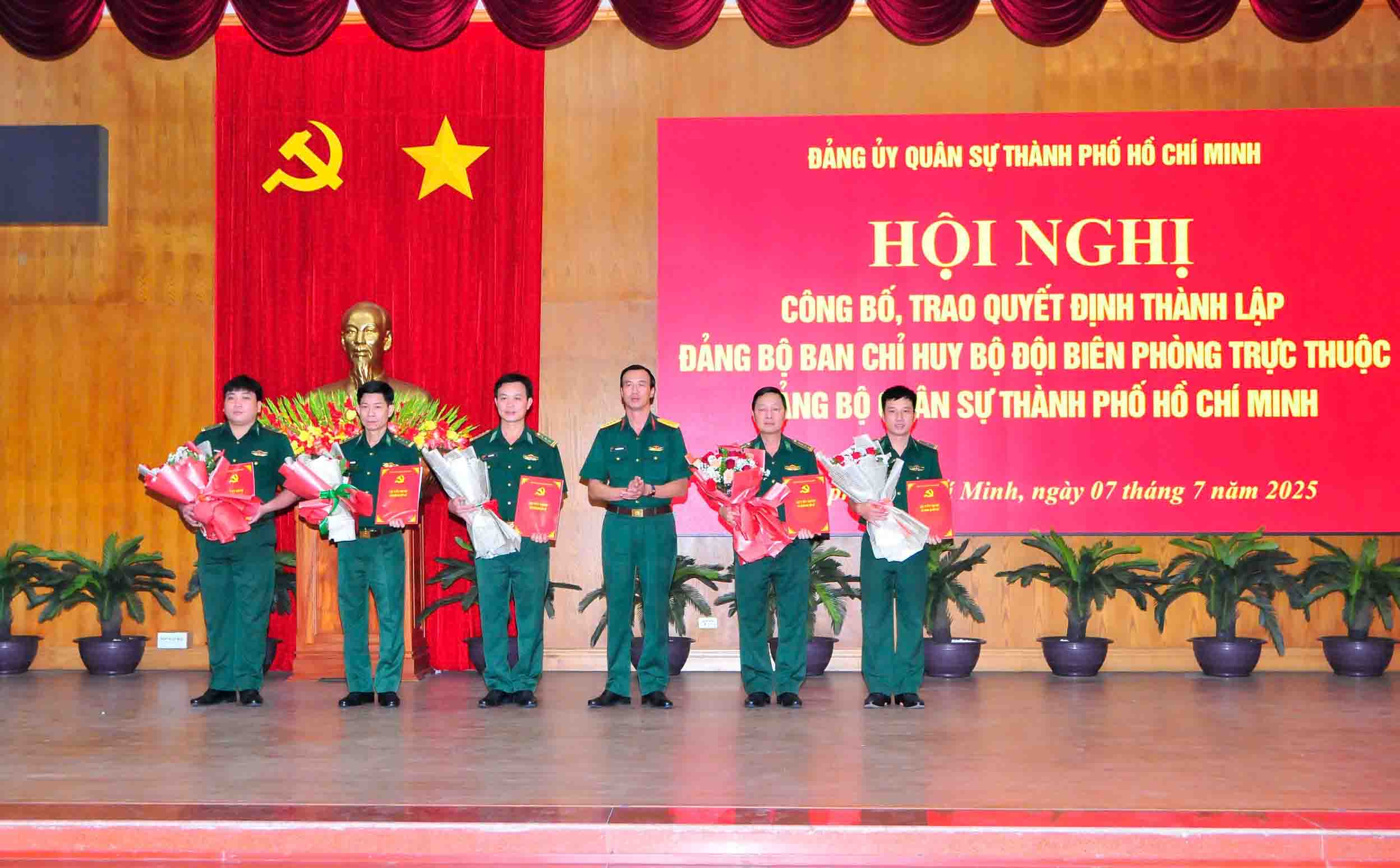 Hội nghị công bố, trao quyết định thành lập Đảng bộ Ban Chỉ huy Bộ đội Biên phòng TPHCM 2