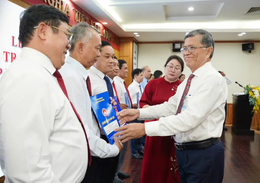 don vi su nghiep cong lap 5 4375 9480.jpg