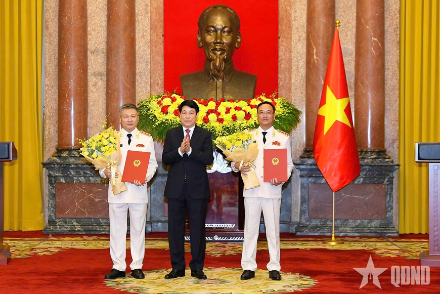 Chủ tịch nước trao Quyết định thăng quân hàm; cấp bậc hàm Đại tướng, Thượng tướng đối với các đồng chí sĩ quan Quân đội nhân dân và Công an nhân dân 3 gen h phong quan ham 3