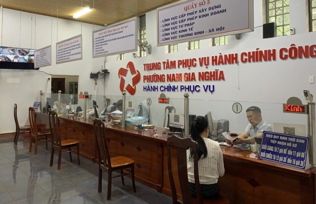 Sau sáp nhập, hàng loạt hồ sơ đất đai ở Lâm Đồng ách tắc vì thiếu con dấu 1 ubnd tinh lam dong can som chi dao de giai quyet ho so thu tuc giay to dat dai cua nguoi dan nhanh chong thuan loi 20250711103434