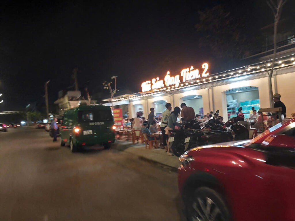 Tái diễn tình trạng lấn chiếm lòng đường, vỉa hè 7 z6800411958627 21c5be0a0c6741cb6a044211a9efe980