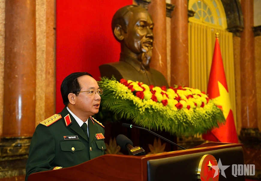 Chủ tịch nước trao Quyết định thăng quân hàm; cấp bậc hàm Đại tướng, Thượng tướng đối với các đồng chí sĩ quan Quân đội nhân dân và Công an nhân dân 10 Đại tướng Trịnh Văn Quyết, Bí thư Trung ương Đảng, Ủy viên Thường vụ Quân ủy Trung ương, Chủ nhiệm Tổng cục Chính trị QĐND Việt Nam phát biểu tại buổi lễ