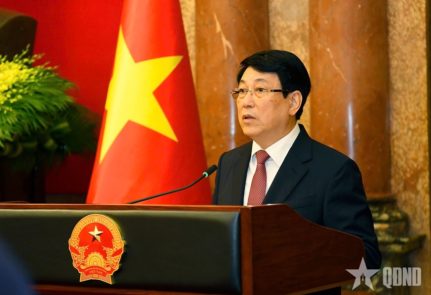 Chủ tịch nước trao Quyết định thăng quân hàm; cấp bậc hàm Đại tướng, Thượng tướng đối với các đồng chí sĩ quan Quân đội nhân dân và Công an nhân dân 4 z6801950035038 d538b798354e2cb7d2ff49fa442ecfb4