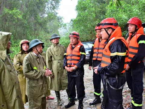 Thừa Thiên Huế: Tập trung khắc phục hậu quả mưa lũ, không để người dân thiếu đói