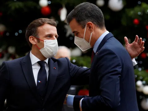 Nhiều nhà lãnh đạo thế giới tự cách ly sau khi tiếp xúc với Tổng thống Pháp Macron