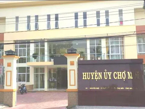 Kỷ luật cán bộ huyện vì... không chịu nhận quyết định về tỉnh