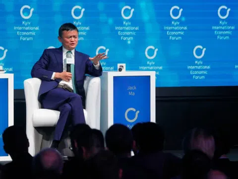 Jack Ma: Từ hình mẫu thành công đến "con quỷ hút máu"