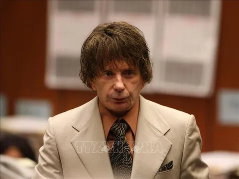 Nhà sản xuất âm nhạc 'huyền thoại' Phil Spector qua đời vì COVID-19