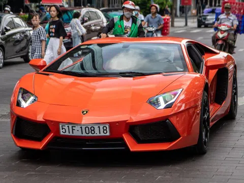 Lamborghini Aventador LP 700-4 màu độc tái xuất tại TP.HCM