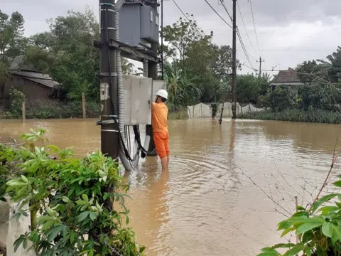 EVN ủng hộ đồng bào miền Trung trên 21 tỷ đồng khắc phục hậu quả thiên tai, lũ lụt