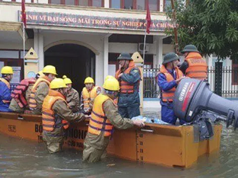 Hà Tĩnh: Trên 12.000 khách hàng chưa được cấp điện trở lại sau mưa lũ