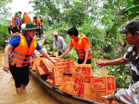 Thủ tướng chỉ đạo khẩn trương sửa quy định về quyên góp, hỗ trợ