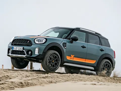 MINI Countryman được độ off-road hầm hố