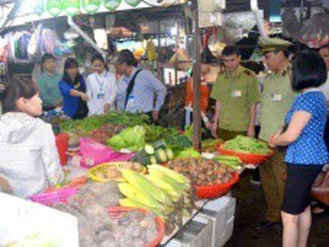 Không có hiện tượng tăng giá bất hợp lý hàng tiêu dùng tại các tỉnh bị ảnh hưởng bão số 9