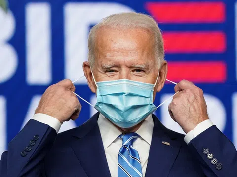 Tại sao ông Biden luôn đeo khẩu trang?