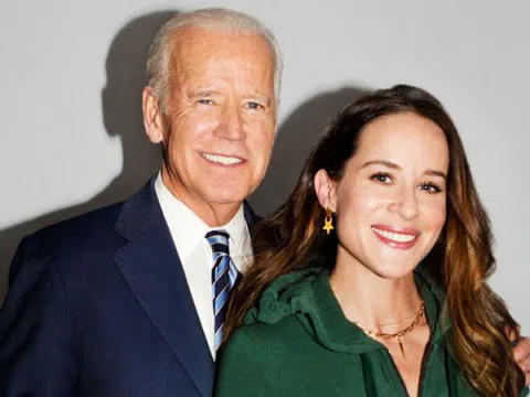 Con gái út của ông Joe Biden làm chủ hãng thời trang