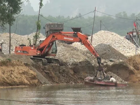 Phạt 190 triệu đồng đối với hành vi khai thác sỏi, xây dựng kè trái phép