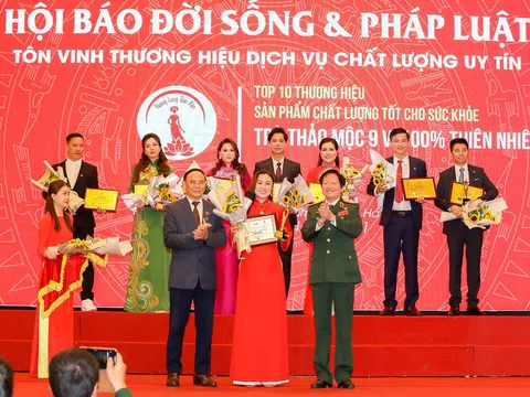 Trà Thảo Mộc 9 Vị 100% Thiên Nhiên Vinh Dự Đạt Giải Thưởng “Top 10 Thương Hiệu Sản Phẩm Dịch Vụ Uy Tín Chất Lượng” Năm 2021