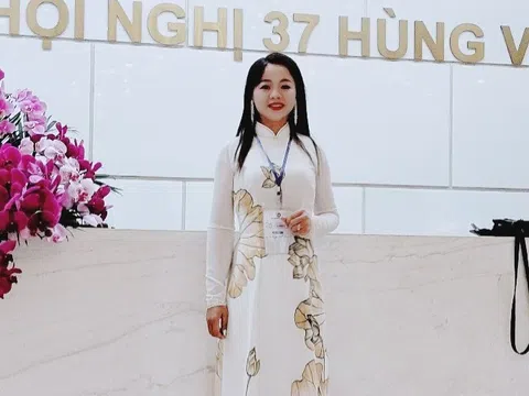 Á hậu Mai Thị Thức tham dự chương trình "20 năm - Hành trình ghi lại những dấu chân nữ nhà báo đồng hành cùng doanh nghiệp"