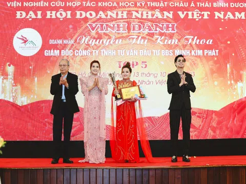 Doanh nhân Nguyễn Thị Kim Thoa được vinh danh tại Đại hội Doanh nhân Việt Nam 2023