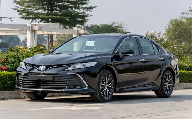 Toyota Camry đang giảm đến 70 triệu đồng